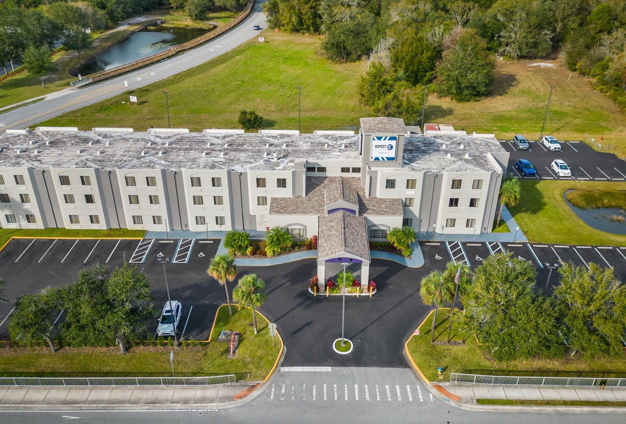 Spot X Hotel Tampa Bay By Red Collection Wesley Chapel Exterior photo