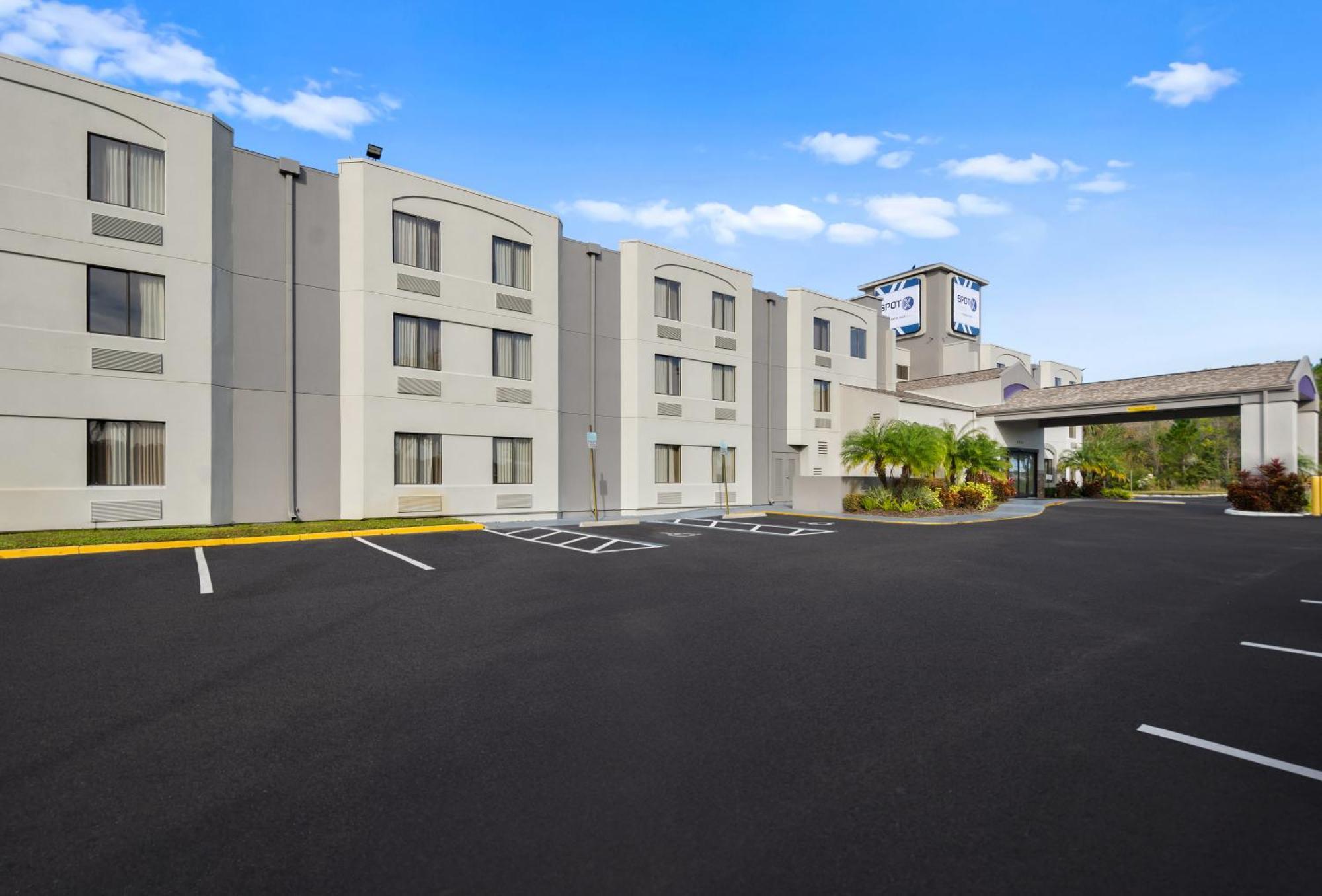 Spot X Hotel Tampa Bay By Red Collection Wesley Chapel Exterior photo